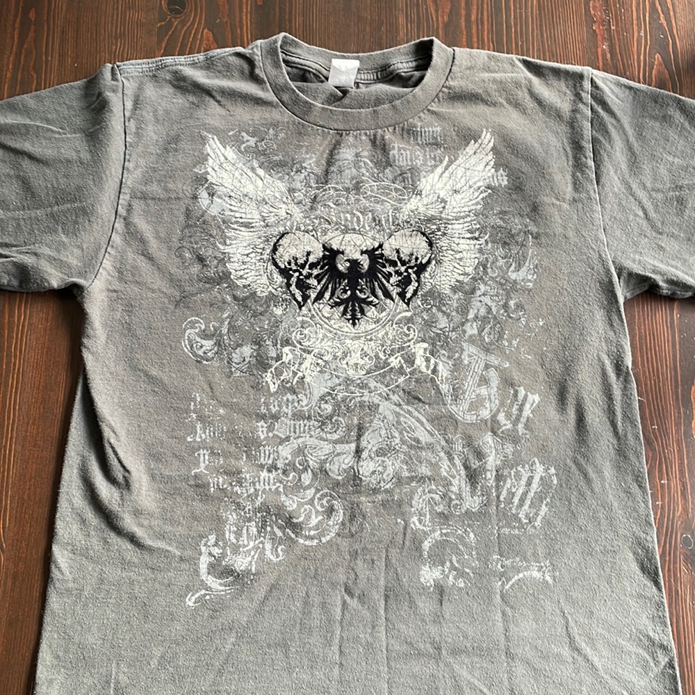 Men’s XL (fits like a medium) skull t shirt